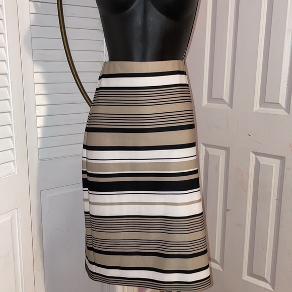 Olivia & Martin Dresses & Skirts - Olivia and Martin Size 6 Striped Skirt